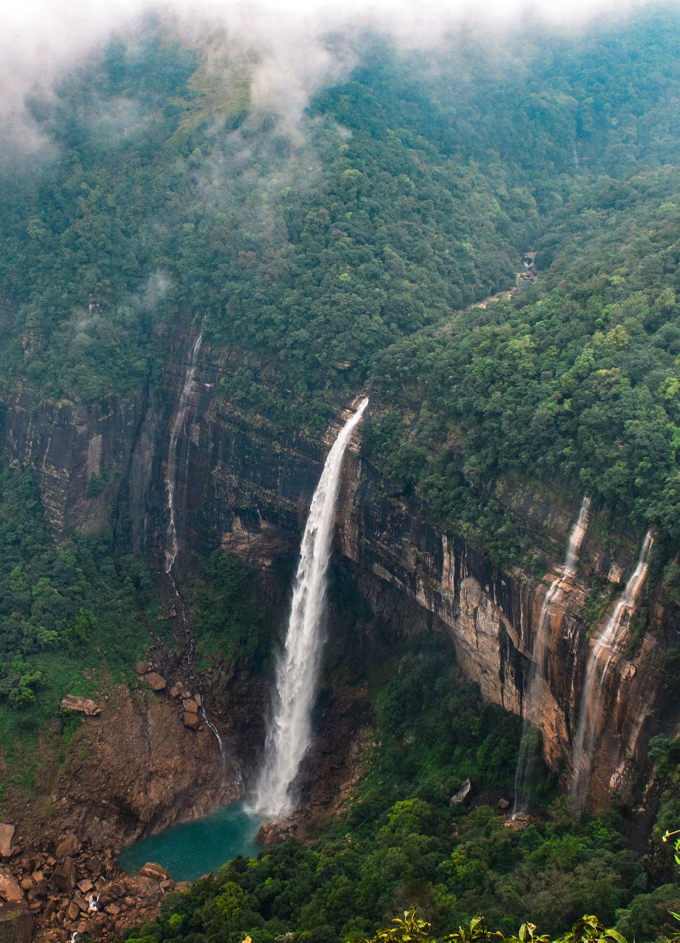 Offbeat Meghalaya: Laitlum, Krangsuri & More
